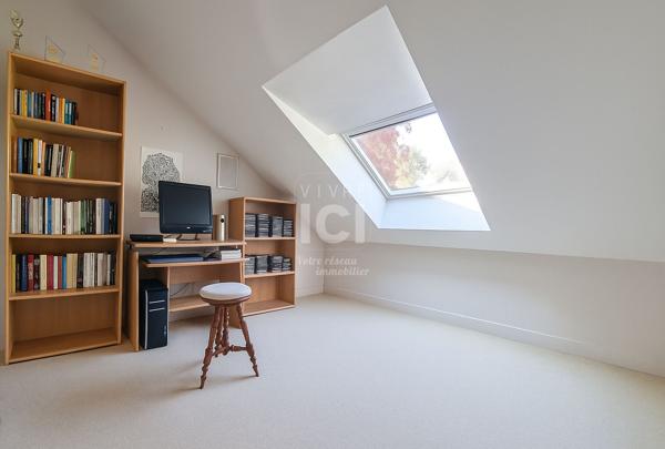 Maison d'architecte à Sautron 237m² - Lumière, espace et cadre verdoyant