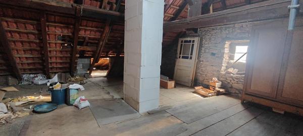 Ferme 161m² avec dépendances : Bessoncourt 90160