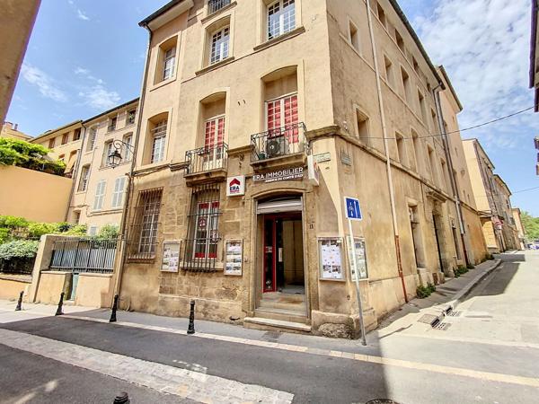 EGUILLES - EMPLACEMENT RECHERCHE - INSTITUT DE BEAUTE -ESTHETICIENNE - AUTRES