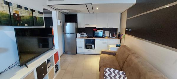 Alénya (66200) DEUX PIECES AVEC TERRASSE - ALENYA