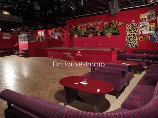 Maison à vendre 7 pièces de 700 m²