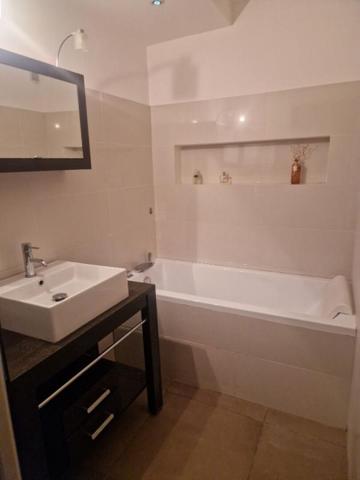 Hyères Olbius Riquier Appartement 58 m² traversant et lumineux