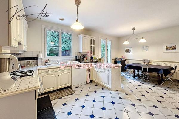 Maison à vendre 6 pièces de 178 m²