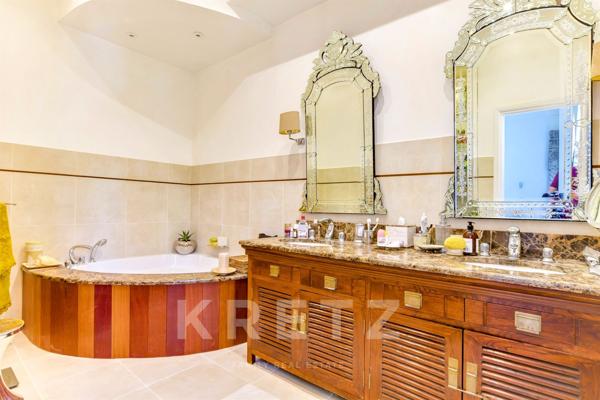 Bâtisse bourgeoise avec jardin et garages aux Chalets, centre-historique de Toulouse