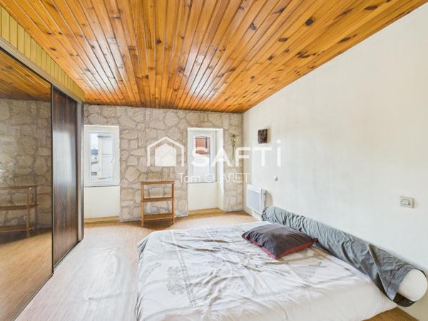 Saint Yzan de Soudiac Maison avec garage