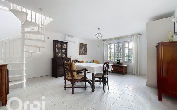 Maison à vendre    4 pièces • 158 m2 Saint-Raphaël