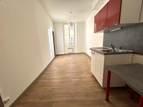 Location                                                      Appartement
                        
                     2 pièces                      25 m2                     à Aubagne
