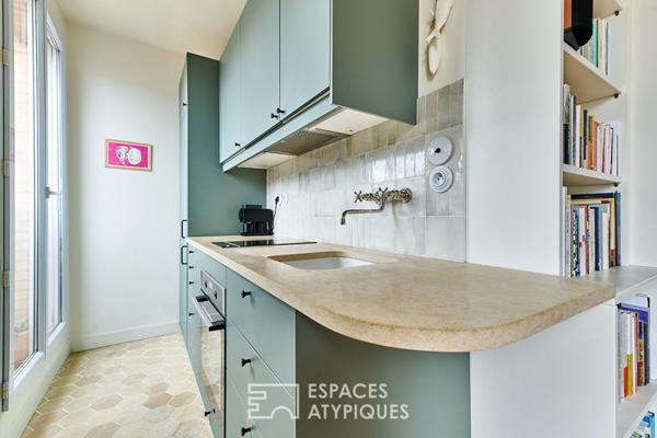 Appartement traversant en étage élevé avec balcon et vue Sacré-Coeur