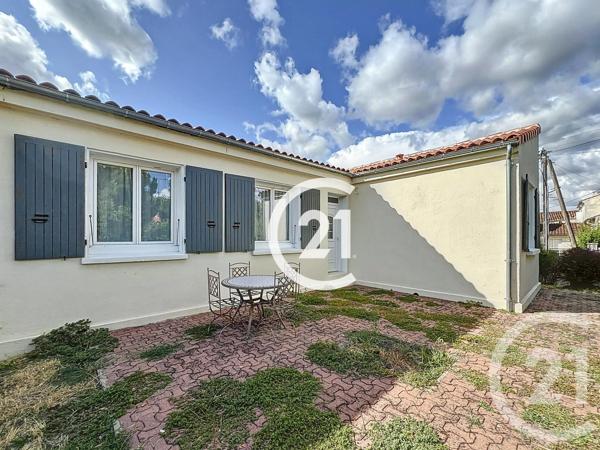 Maison à vendre  3 pièces - 81 m 2   COGNAC  - 16