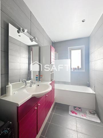 Maison 94 m2 3 chambres en village.