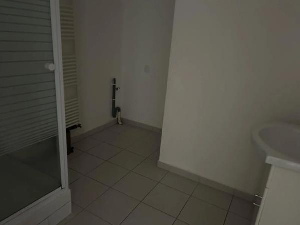 Appartement à louer 5 pièces 94m²