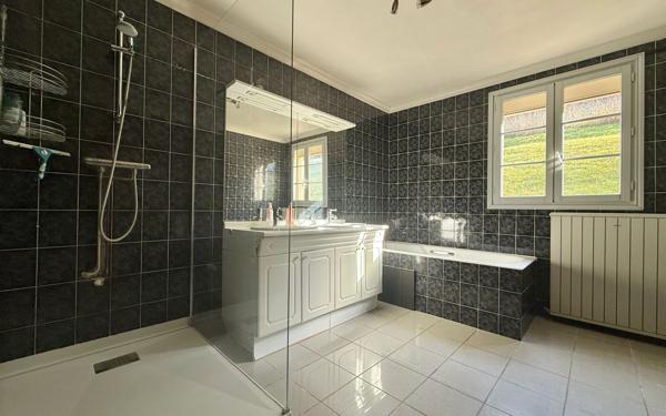 Maison à vendre    5 pièces •  Frôlois