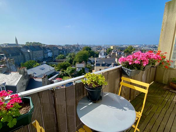 SAINT-SERVAN Centre - Appartement T3 (65 m2) avec Ascenseur et Balcons