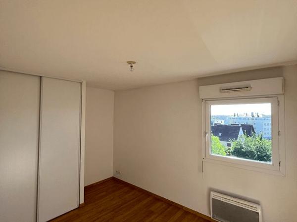 Location Appartement 3 pièces 67.61 m² - 6-10 RUE DU CHEMIN DES POISSONNI Caen 14000
