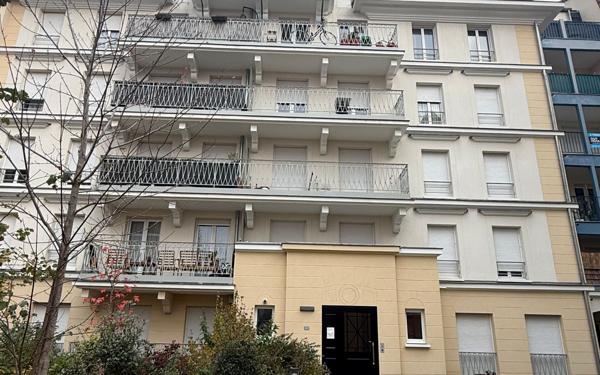 Appartement à louer    1 pièce •  Le Blanc-Mesnil