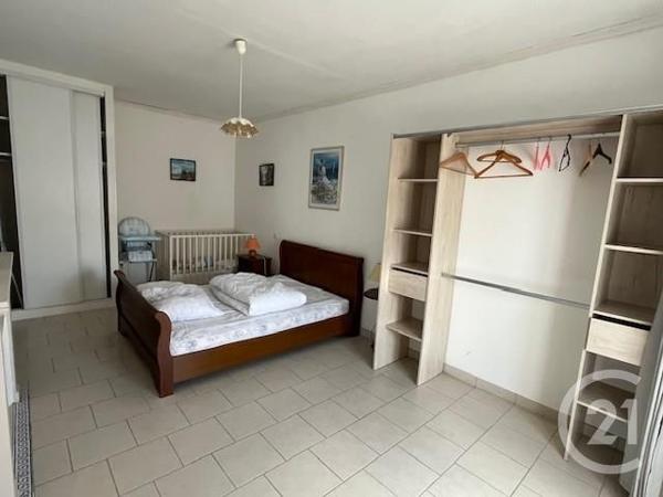 Maison à vendre  12 pièces - 213 m 2   ST PIERRE D OLERON  - 17