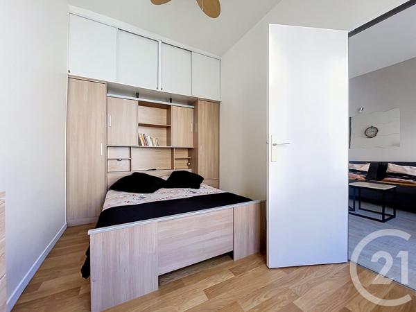 Appartement à vendre  2 pièces - 37,30 m 2   ROCHEFORT  - 17