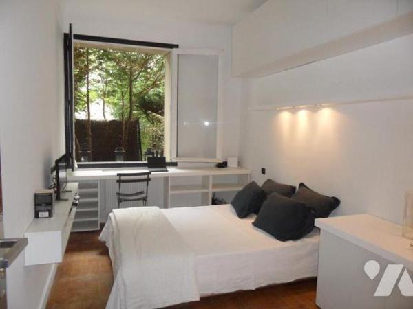 NEUILLY SUR SEINE - BOULEVARD CHARCOT - STUDETTE SUR JARDIN