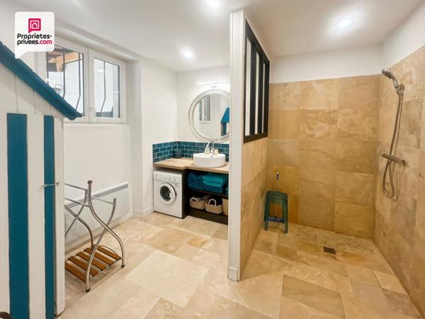 Propriété en pierre 290 m² avec gîte, dépendances, piscine et 4 ha