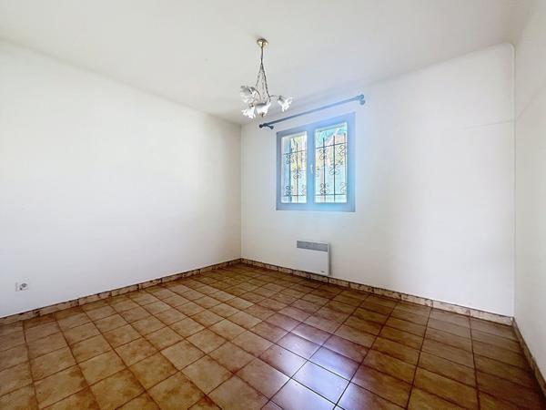 Maison 99 m² avec 3 chambres, garage et jardin au calme - Proche centre ville - Meyreuil (13590)