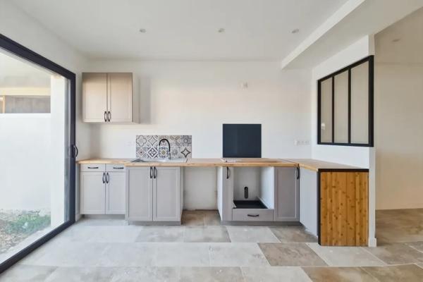 Appartement
         6 pièces
        - 146 m² Bien prestige 645 000 € *