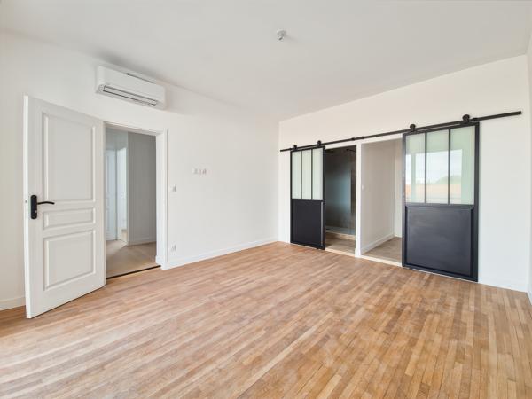 Appartement
         6 pièces
        - 146 m² Bien prestige 645 000 € *