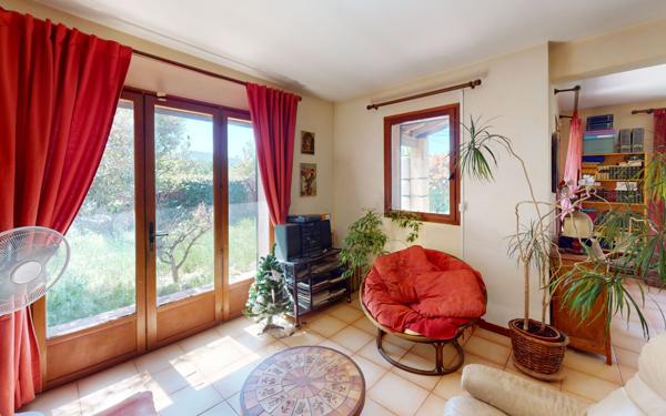 Maison à vendre    3 pièces •  Hyères