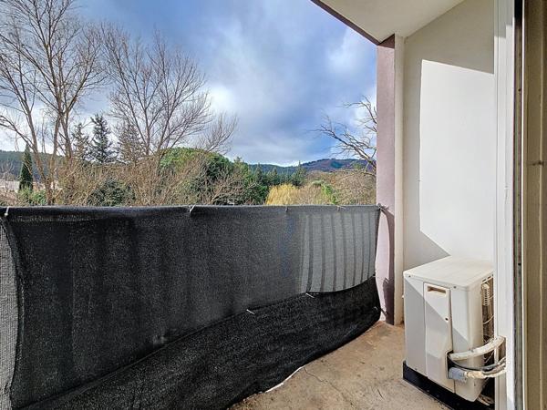 Agréable T1 bis avec terrasse et vue dégagée