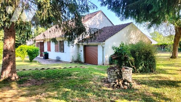 L'étude vous propose cette maison de plain pied à Courtenay (45) dans un hameau avec bois et étangs.