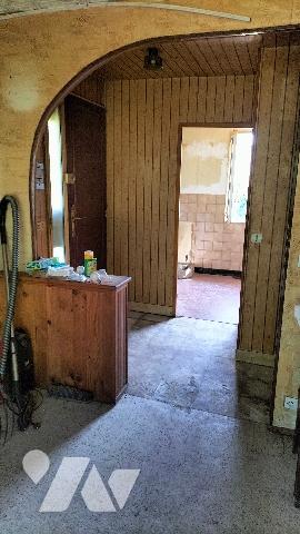 L'étude vous propose cette maison de plain pied à Courtenay (45) dans un hameau avec bois et étangs.