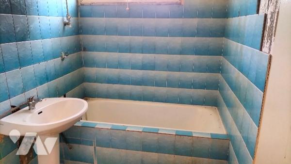 L'étude vous propose cette maison de plain pied à Courtenay (45) dans un hameau avec bois et étangs.