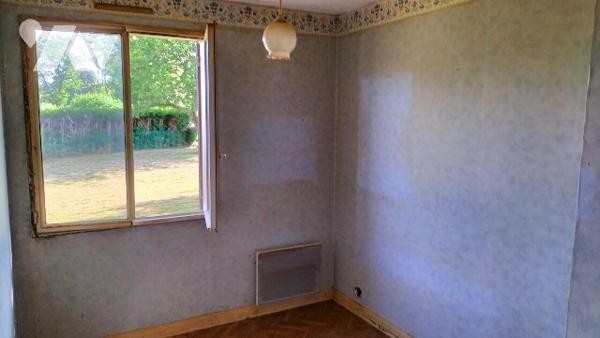 L'étude vous propose cette maison de plain pied à Courtenay (45) dans un hameau avec bois et étangs.