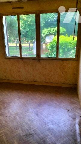 L'étude vous propose cette maison de plain pied à Courtenay (45) dans un hameau avec bois et étangs.