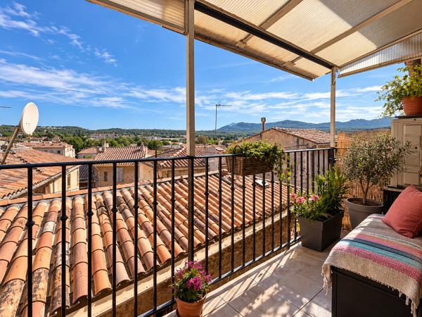 À VENDRE – T4 LOUÉ ET CLIMATISE – DERNIER ÉTAGE – TERRASSE AVEC VUE