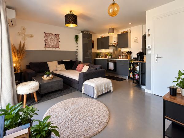 À VENDRE – T4 LOUÉ ET CLIMATISE – DERNIER ÉTAGE – TERRASSE AVEC VUE