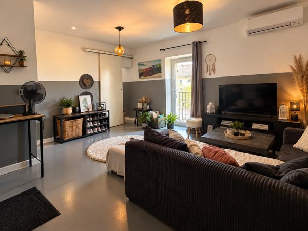 À VENDRE – T4 LOUÉ ET CLIMATISE – DERNIER ÉTAGE – TERRASSE AVEC VUE