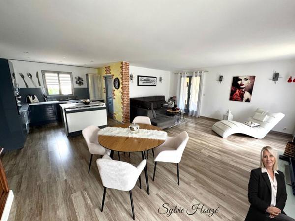 MAISON  PLAIN-PIED AVEC PISCINE