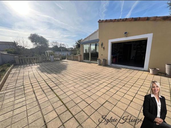 MAISON  PLAIN-PIED AVEC PISCINE