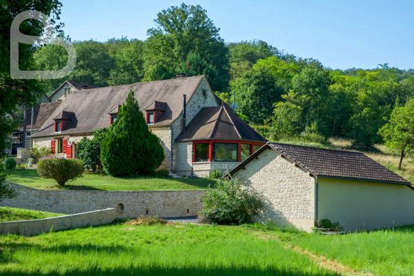 Gourdon (46300) Belle maison en pierre sur 6ha