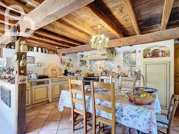 Gourdon (46300) Belle maison en pierre sur 6ha