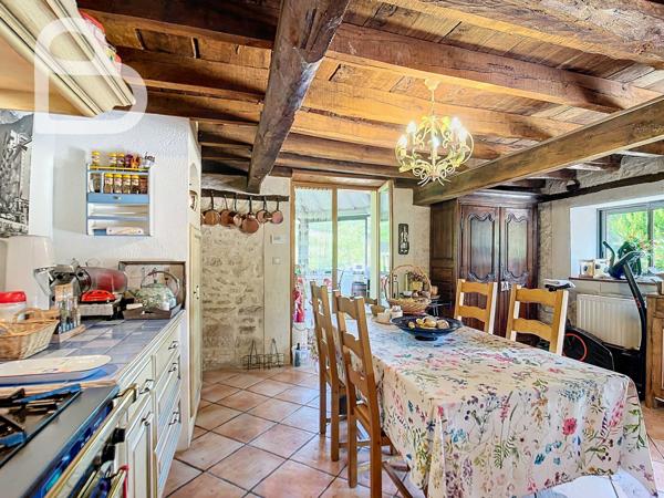 Gourdon (46300) Belle maison en pierre sur 6ha