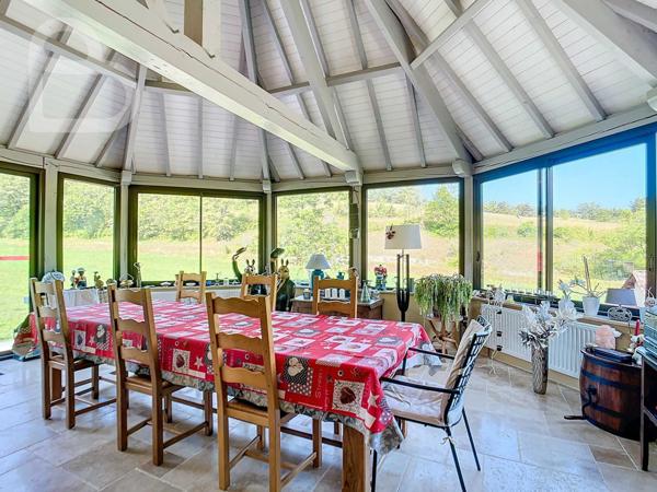 Gourdon (46300) Belle maison en pierre sur 6ha