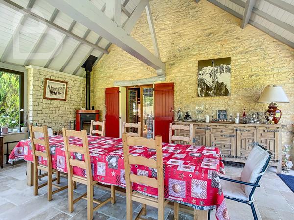 Gourdon (46300) Belle maison en pierre sur 6ha