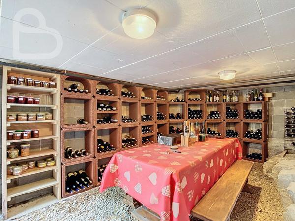 Gourdon (46300) Belle maison en pierre sur 6ha