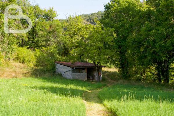Gourdon (46300) Belle maison en pierre sur 6ha