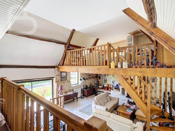 Gourdon (46300) Belle maison en pierre sur 6ha