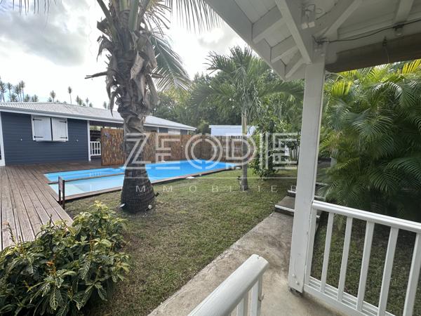 Saint-François (97118) Exclusivite ZEOPIE Immobilier : bungalow avec terrasse et jardin privatif dans petite copropriété avec piscine