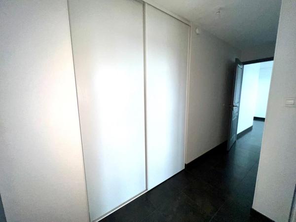 Superbe appartement 3 pièces 2 chambres en attique