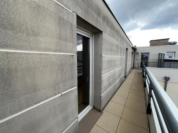 Superbe appartement 3 pièces 2 chambres en attique