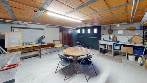 Maison 4 pièces de 118 m2 sur une parcelle de 1420 m² avec piscine chauffée